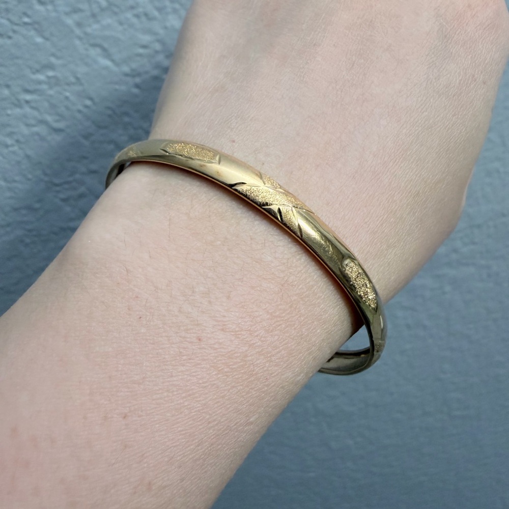 Elegant 14k Solid Gold Bangle Bracelet